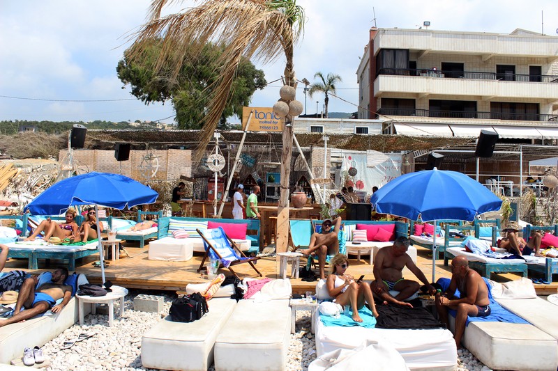 Tonic Beach Bar on Sunday